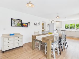 Kitchen Diner- click for photo gallery